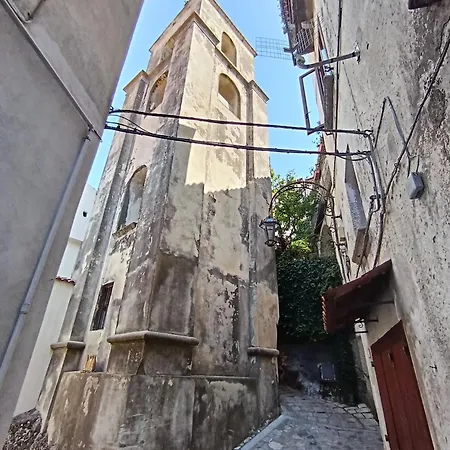 Nyaraló Il Campanile Civico 35 *