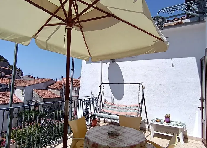 Il Campanile Civico 35 度假居 Aieta